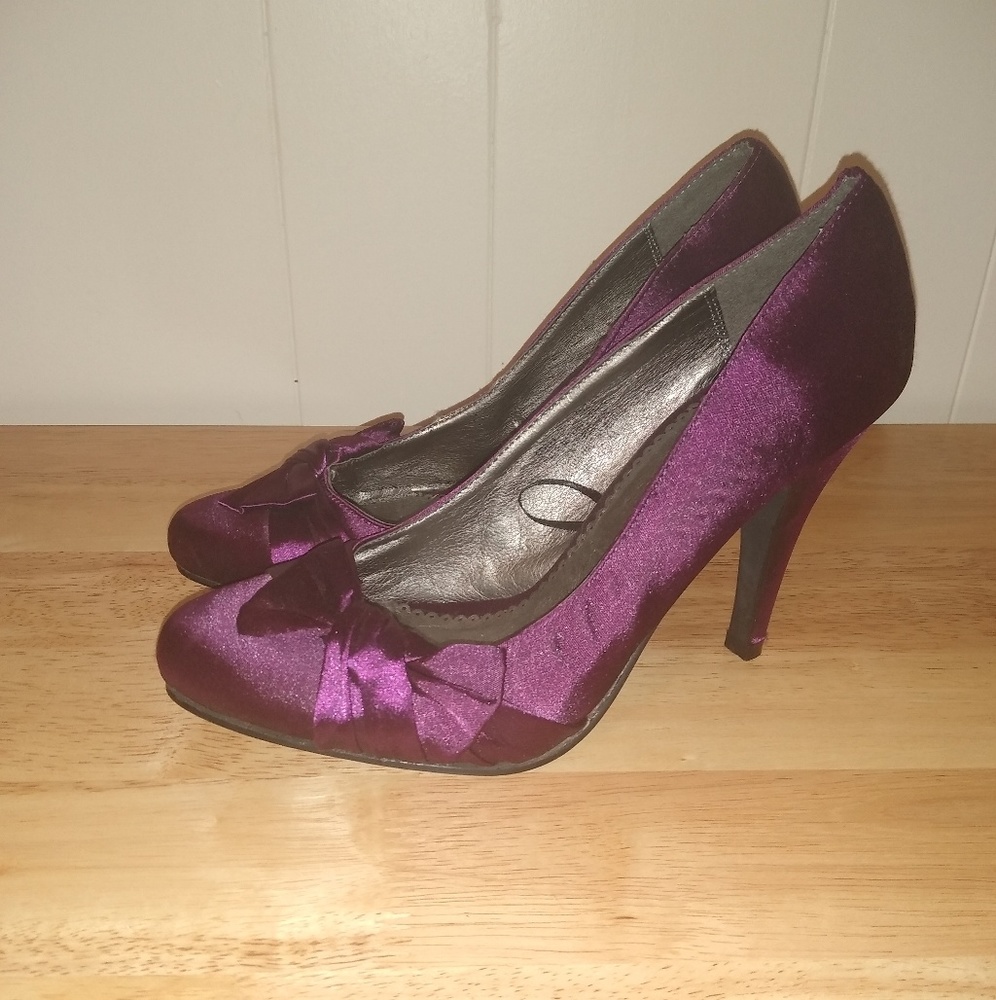 Wetseal purple satin shoes 8.5